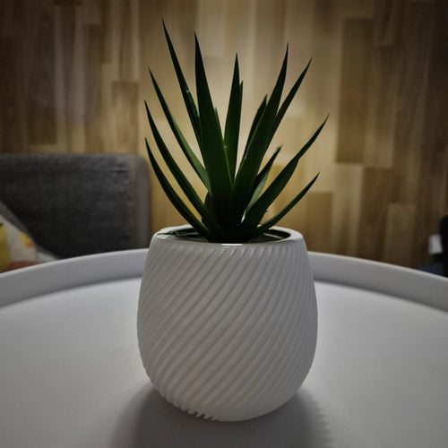Elegance Swirl Planter for Indoor Plants